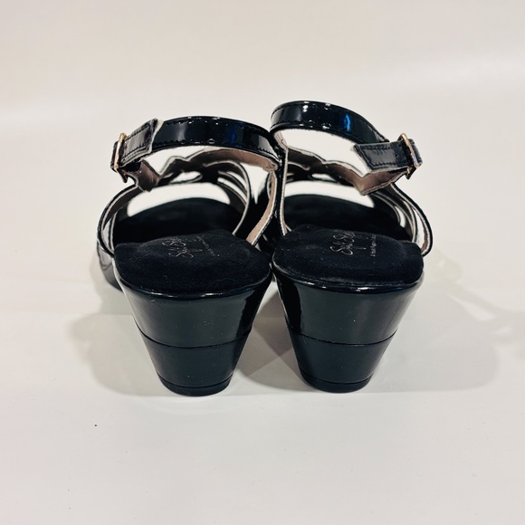 HUSH PUPPIES Black sandals - Picture 6 of 8